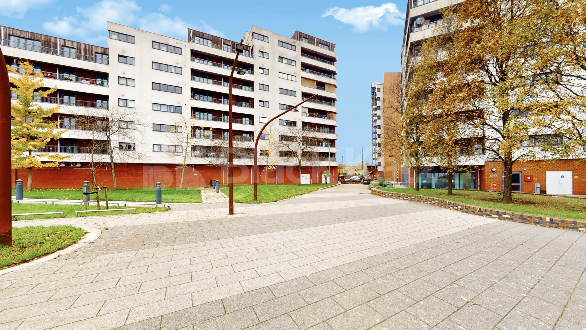 2 bedroom apartment seconds away from Caledonian road station inc all bills Cottage Road inc all bills, Caledonian Road